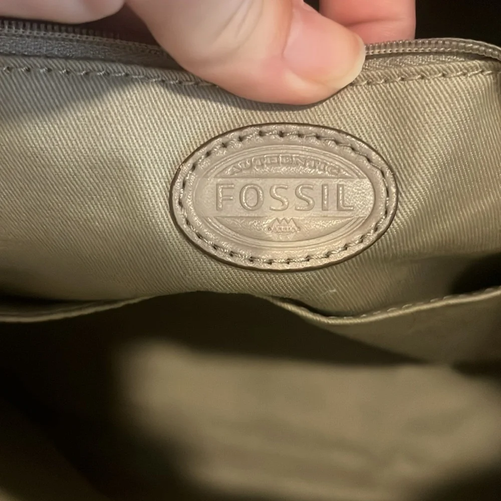 NWOT- Fossil Sydney Satchel Tote Bag